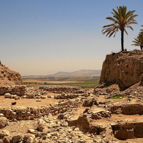 Thera  – wybuch, który zniszczył Kretę i Egipt, przyczyna biblijnych plag?